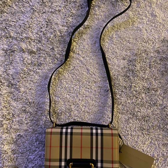 Burberry Bag - Picture 4 of 9